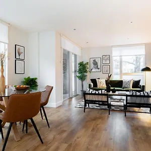 https://the-hoxton-docks-modern-bright-1bdr-flat-with-study.brighton-hotels-england.com