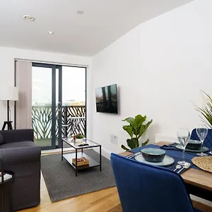 Apartment 1 Bed Flat Near Canary Wharf, O2, London