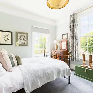 https://spa-villas.cardiffhotelswales.com